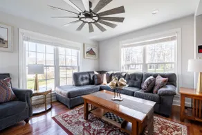 Beautiful & Comfortable 5 BDRM/3 Full BTHRM house. - Image 2