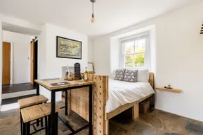 Court Farm, Kingsbridge. Hot tub and wood burner - Image 5