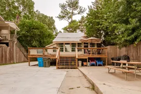 Cozy lake camp w/3 king bedrooms, deck, and pier - Image 4