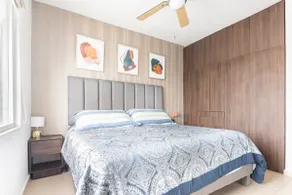 House 7 minutes from the airport, for up to 8 guests. - Image 5