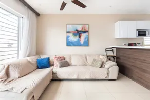 Beautiful house near the airport - Image 2
