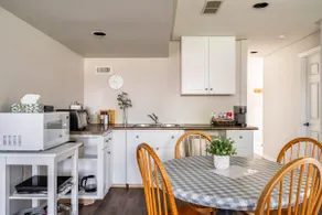 Lovely 1-Bedroom Apartment in Beamsville - Image 4