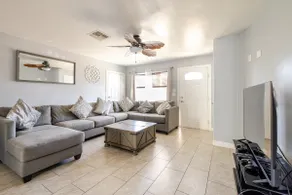Stunning 4 bedroom home- 15 min to DT prescott - Image 3
