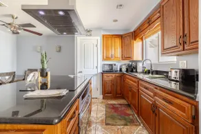 Stunning 4 bedroom home- 15 min to DT prescott - Image 5
