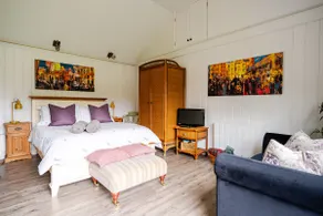 Ryans Cabin - Image 3