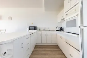 Rem’s Beach Retreat - Image 4