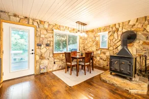 Cozy cottage in quiet cove on LKN - Image 3