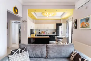 Apartment with terrace in Piraiki - Image 2