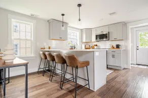 Newly Renovated 3 Bedroom Wildwood Home with Yard - Image 4