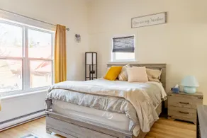 Spacious, private one bedroom guesthouse - Image 3