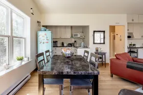 Spacious, private one bedroom guesthouse - Image 2