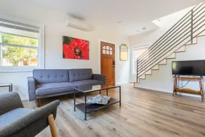 Charming 2 story back house! - Image 2