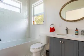 Charming 2 story back house! - Image 5
