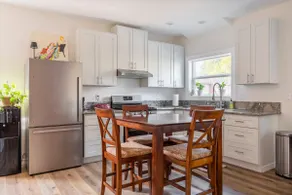 Charming 2 story back house! - Image 4
