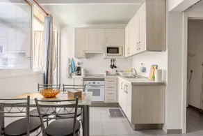 Penthouse · 3 min to beach & coastal walks - Image 4
