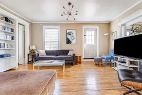 Group-Friendly 13bd Stay Near Eat Street & Stadium - Image 3