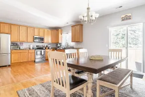 Spacious 4 Bedroom Home w/Private Patio & Hot Tub - Image 4