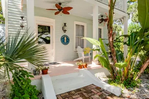 Pineapple Cove - 4 bedroom historic home downtown! - Image 3