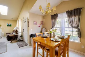 Charming 2BR Retreat in a Peaceful Neighborhood - Image 3
