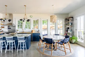 Simple Living At New Modern Home On Hood Canal - Image 4