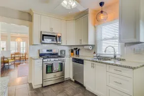 Downtown Royal Oak Gem. Walk everywhere! - Image 4