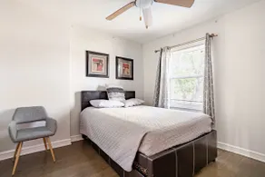 Stylish 2BR Chicago/suburbs home, fully equipped. - Image 4