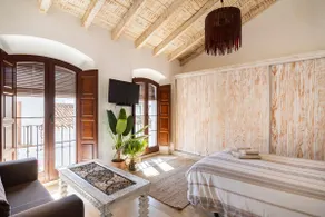 Church: Charming Loft with a High Sloping Ceiling - Image 3