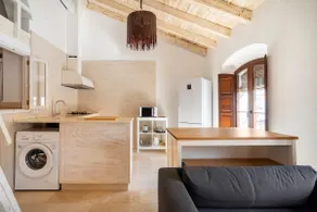 Church: Charming Loft with a High Sloping Ceiling - Image 4