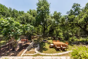Creek Chic Home in Old Lakeway, Texas - Image 2