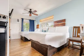 Knight's Key Suites Deluxe Double Room w/ Kitchen - Image 3