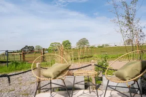 Stunning deluxe space, mezzanine floor, great view - Image 4