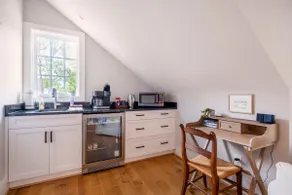Private suite with kitchenette. Walk to downtown! - Image 4