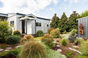 Stylish One Bedroom Studio at Long Jetty - Image 4