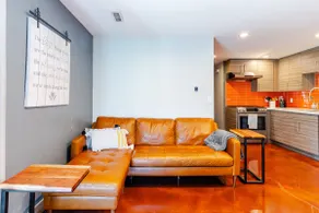 Seward Park Retreat with Open Floor Plan 1 Bedroom - Image 2