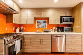 Seward Park Retreat with Open Floor Plan 1 Bedroom - Image 5