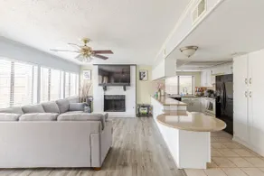 Cozy Three Bedroom House with Pool Table - Image 5