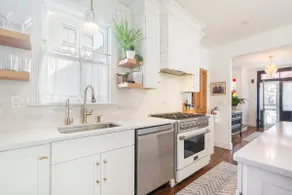 Beautiful 3 bedroom 2.5 bath victorian home - Image 3