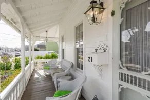 Beautiful 3 bedroom 2.5 bath victorian home - Image 4