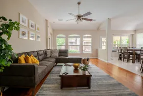 Lovely Woodlands home w/heated pool and spa! - Image 3