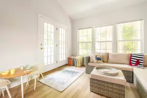 Gorgeous 3 BR/2.5 Bath Townhouse - Sleeps 6 - Image 5