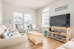 Gorgeous 3 BR/2.5 Bath Townhouse - Sleeps 6 - Image 3