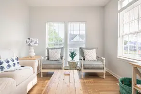Gorgeous 3 BR/2.5 Bath Townhouse - Sleeps 6 - Image 2