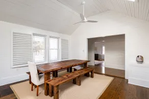 Relax in an upscale, renovated gem - Image 3