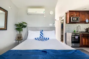 Seaside loft with pool, Sea Castles, Montego Bay - Image 4