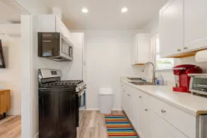 Private Bungalow near Old Town Monrovia - Image 2