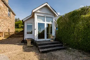 Entire cottage with garden and great views! - Image 2