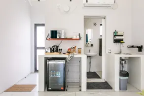 5 Min from Sandton CBD! Sunny & Bright flat Nr 7 - Image 4