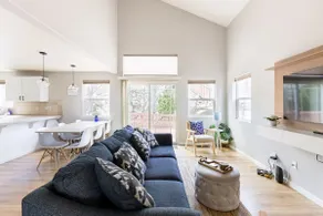 Designer Home conveniently located in Reno NV - Image 4