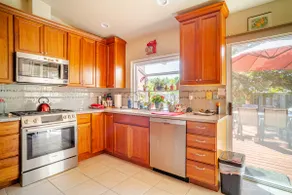 Adventures surround this charming 2bedroom home. - Image 5
