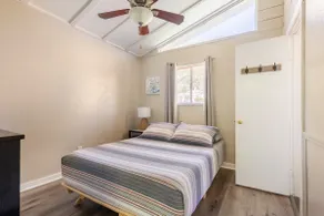 Cozy One Bedroom Farm-Style 7 min from Downtown - Image 2